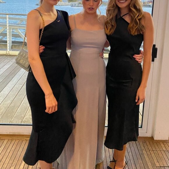 True Violet One Shoulder Ruffle Midi Dress in Navy - Picture 4 of 4